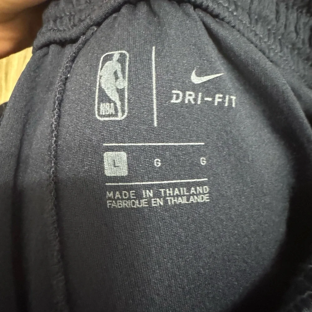 Philadelphia 76ers Men’s Nike NBA shorts - Picture 7 of 7